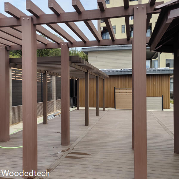 Composite Plastic Timber Garden Arch: A Gateway to Greenery